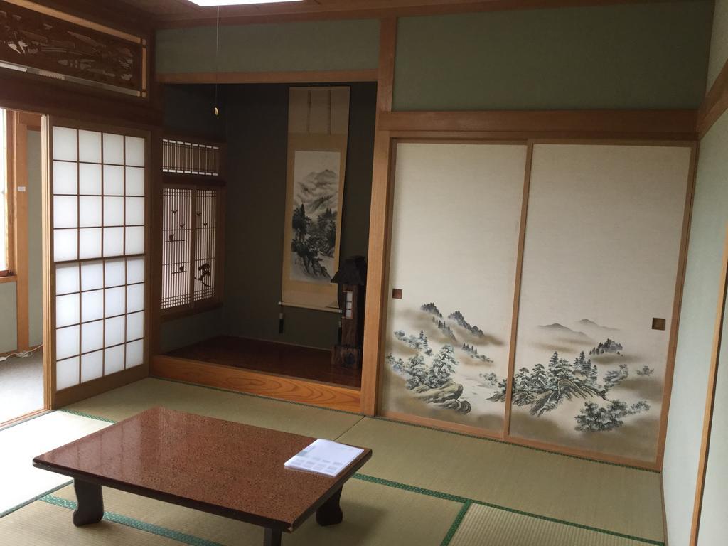 Hotel Natsumi no Sato Biei Habitación foto